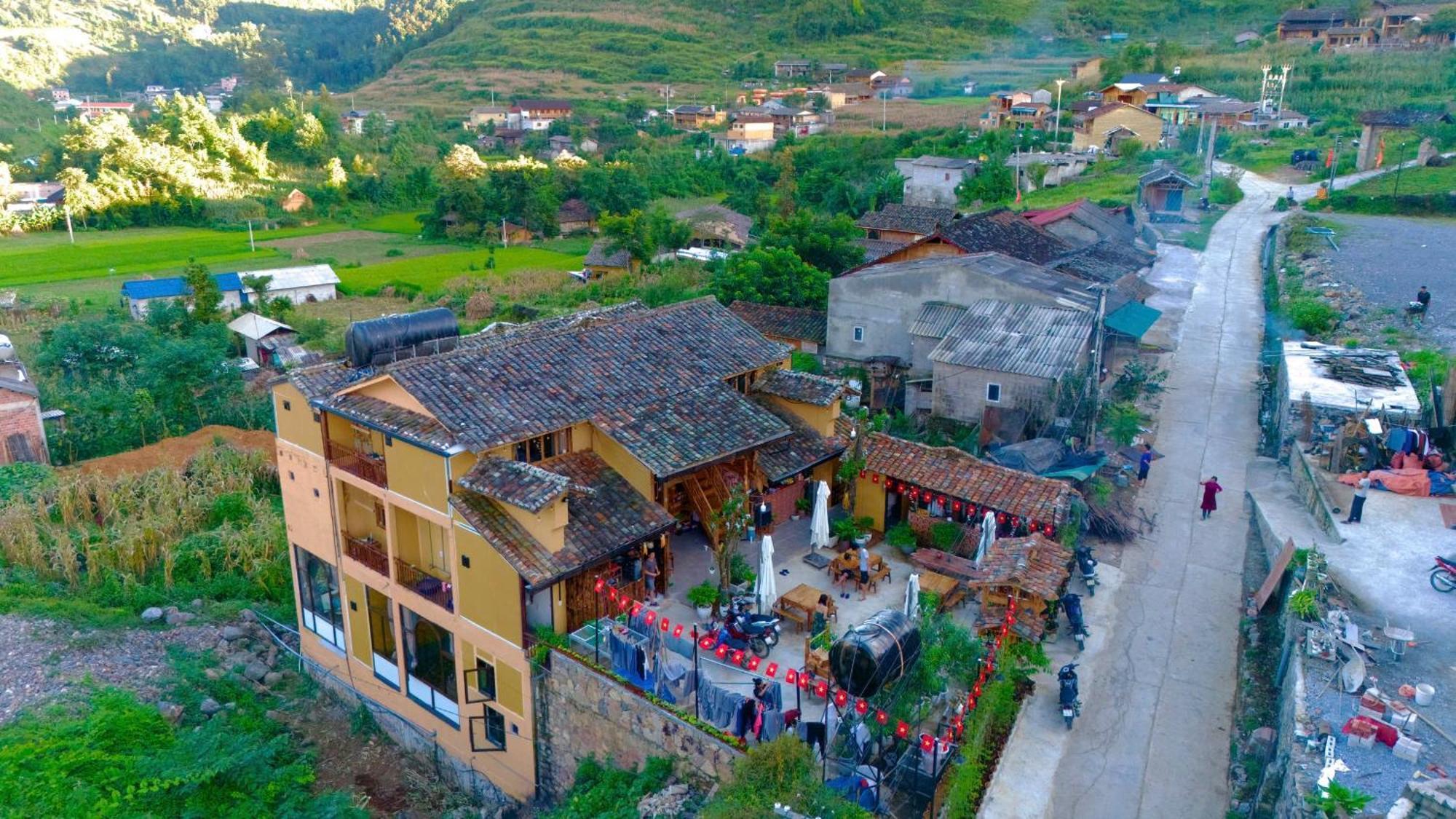Khoi Homestay And Restaurant Loung Co ภายนอก รูปภาพ